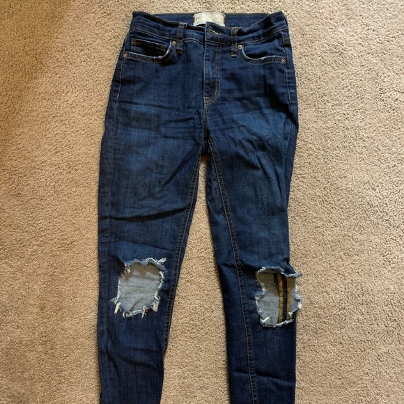 Free People ripped knees jeans - Picture 2 of 4
